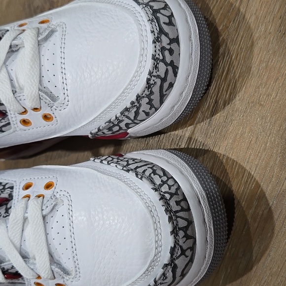 NEW Nike Youth sz 4 Air Jordan 3 Retro White Cardinal Red - Picture 3 of 8